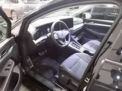 Volkswagen Golf 2025 г. Чёрный, пробег 16700 км