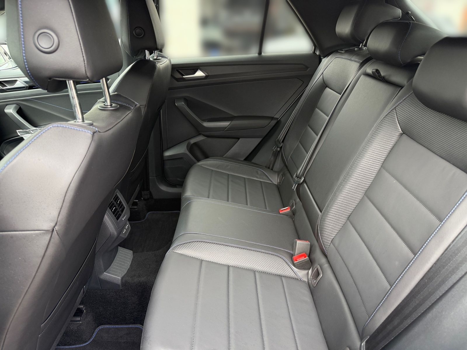 Volkswagen T-Roc 2025 г. Серебристый, пробег 10213 км