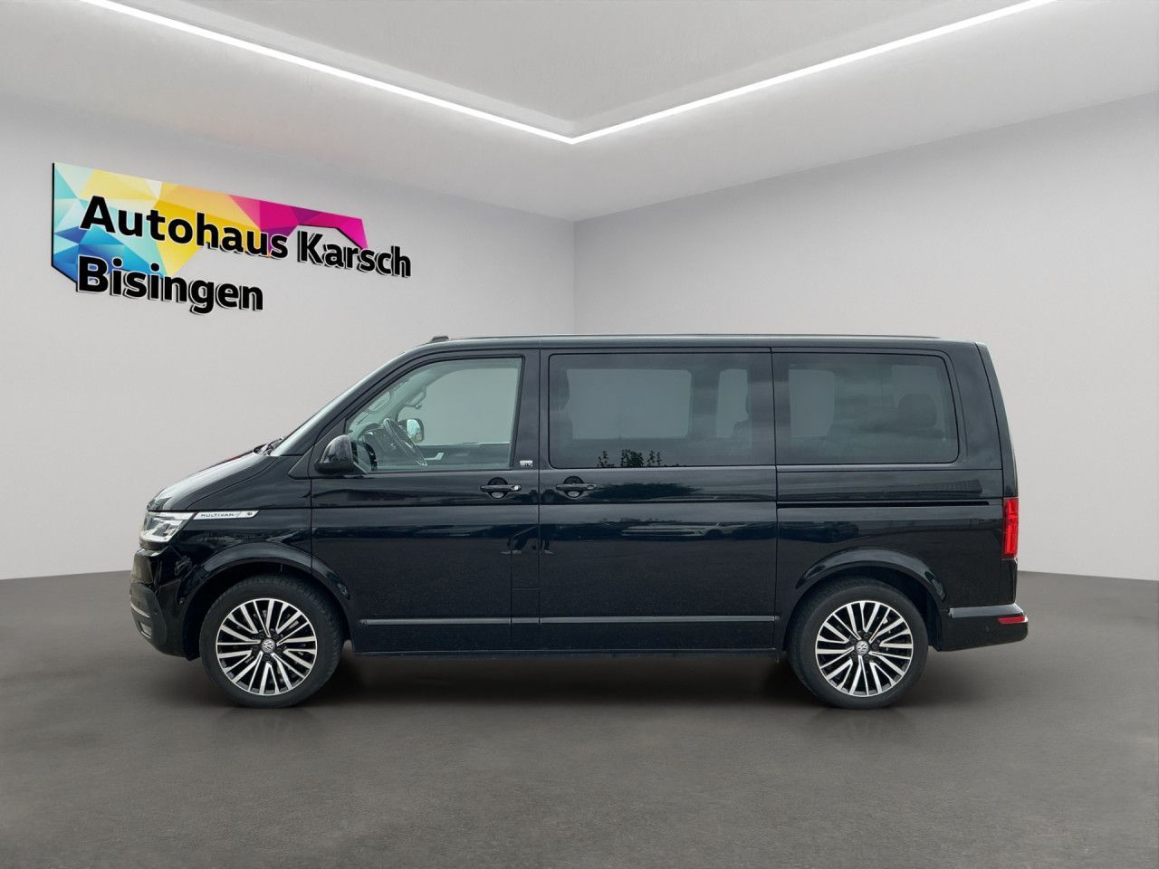Volkswagen T6 MULTIVAN 2023 г. Чёрный, пробег 41800 км