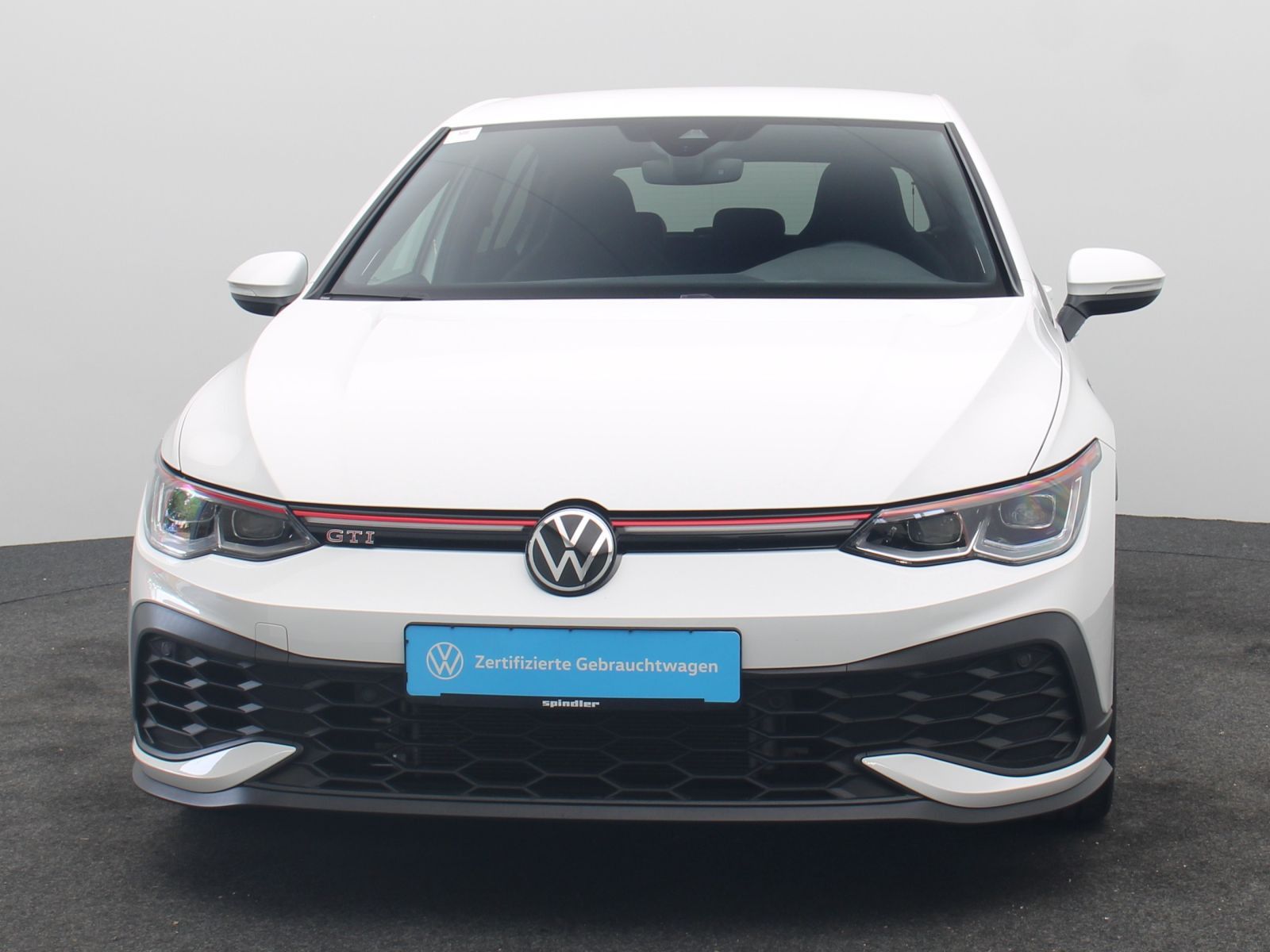 Volkswagen Golf 2023 г. Белый, пробег 55000 км