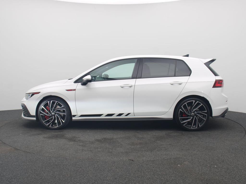 Volkswagen Golf 2023 г. Белый, пробег 55000 км