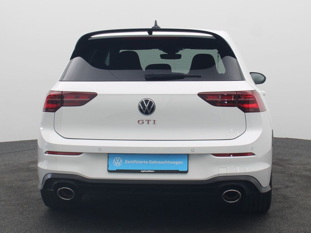 Volkswagen Golf 2023 г. Белый, пробег 55000 км