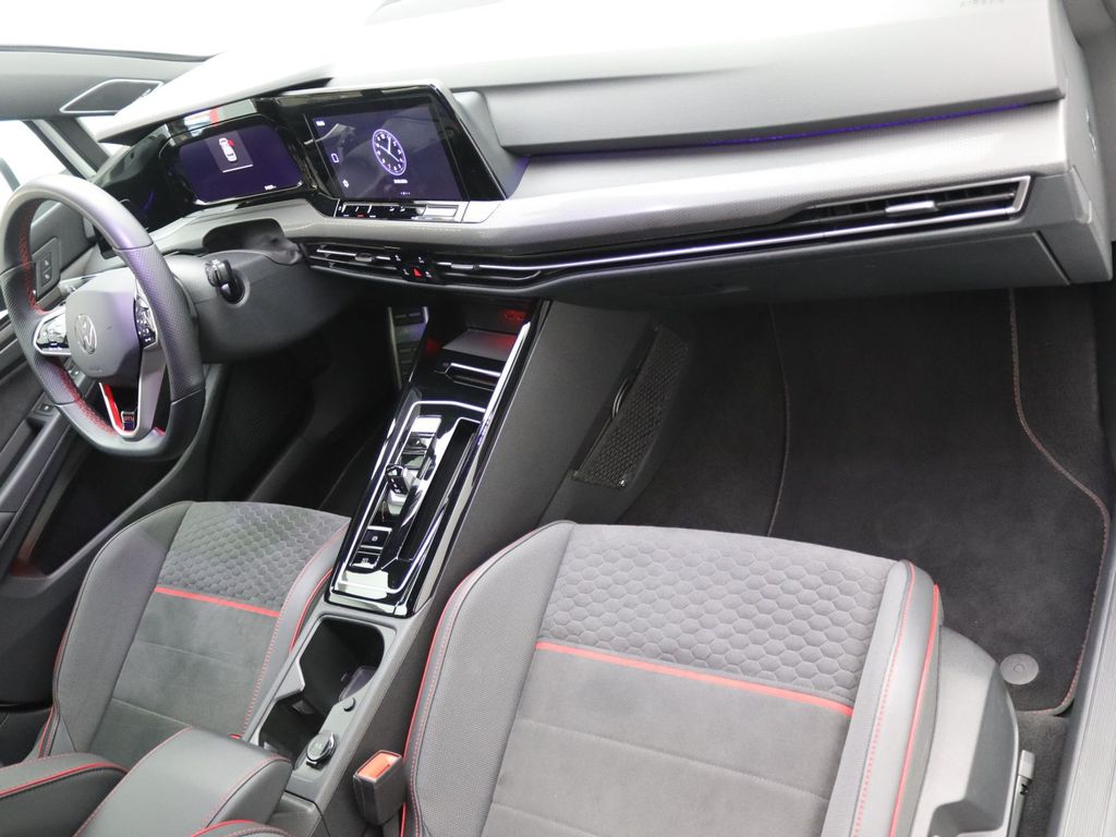 Volkswagen Golf 2023 г. Белый, пробег 55000 км