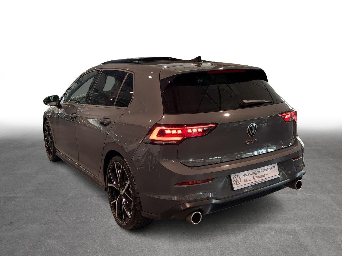 Volkswagen Golf 2025 г. Серый, пробег 19650 км