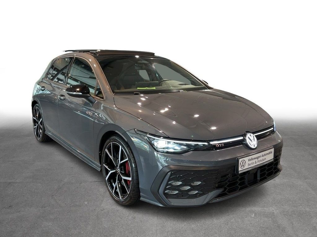 Volkswagen Golf 2025 г. Серый, пробег 19650 км
