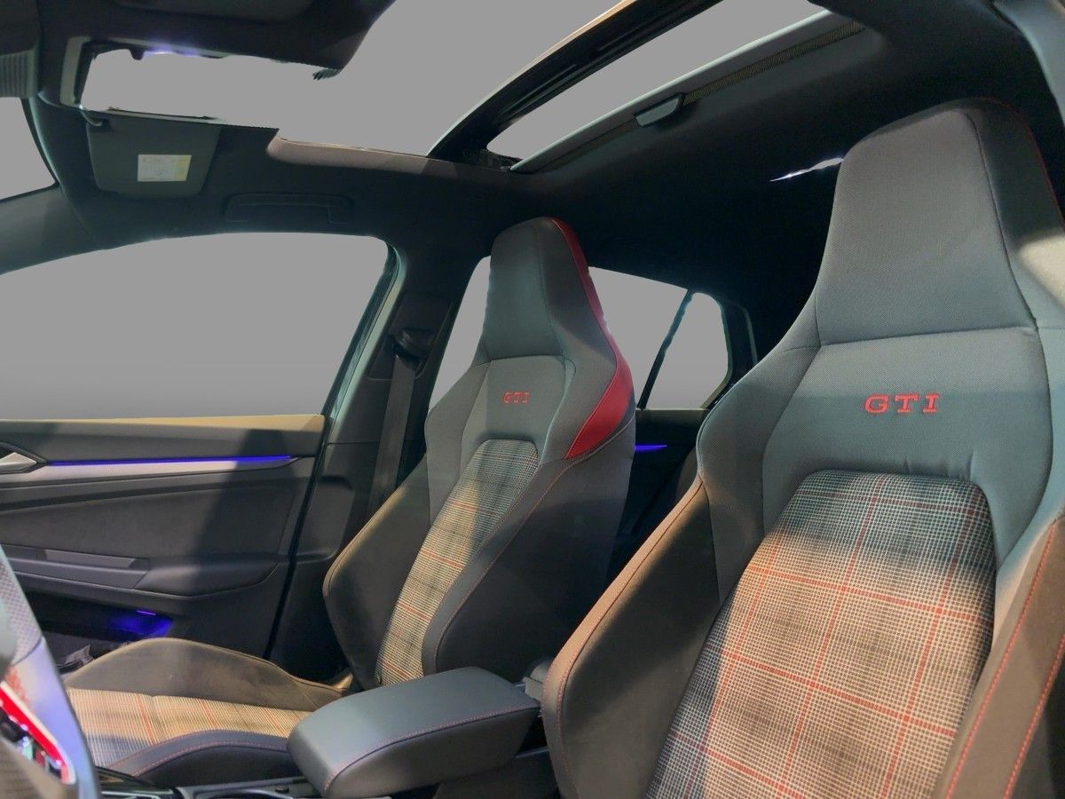 Volkswagen Golf 2025 г. Серый, пробег 19650 км
