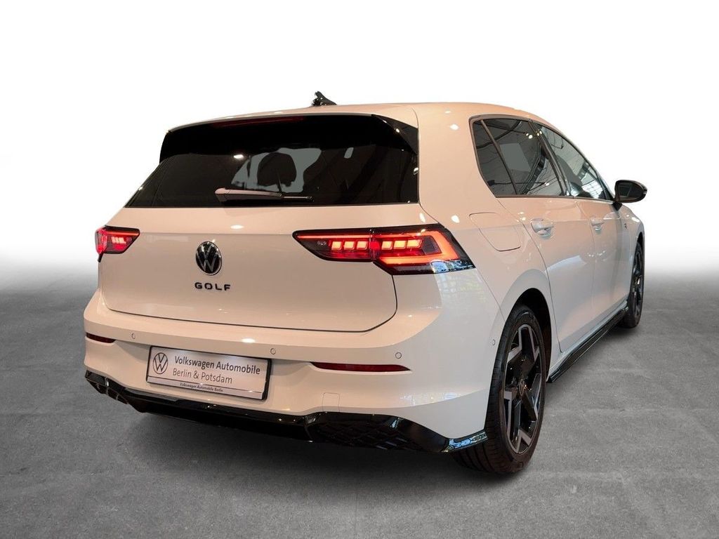 Volkswagen Golf 2025 г. Белый, пробег 30000 км