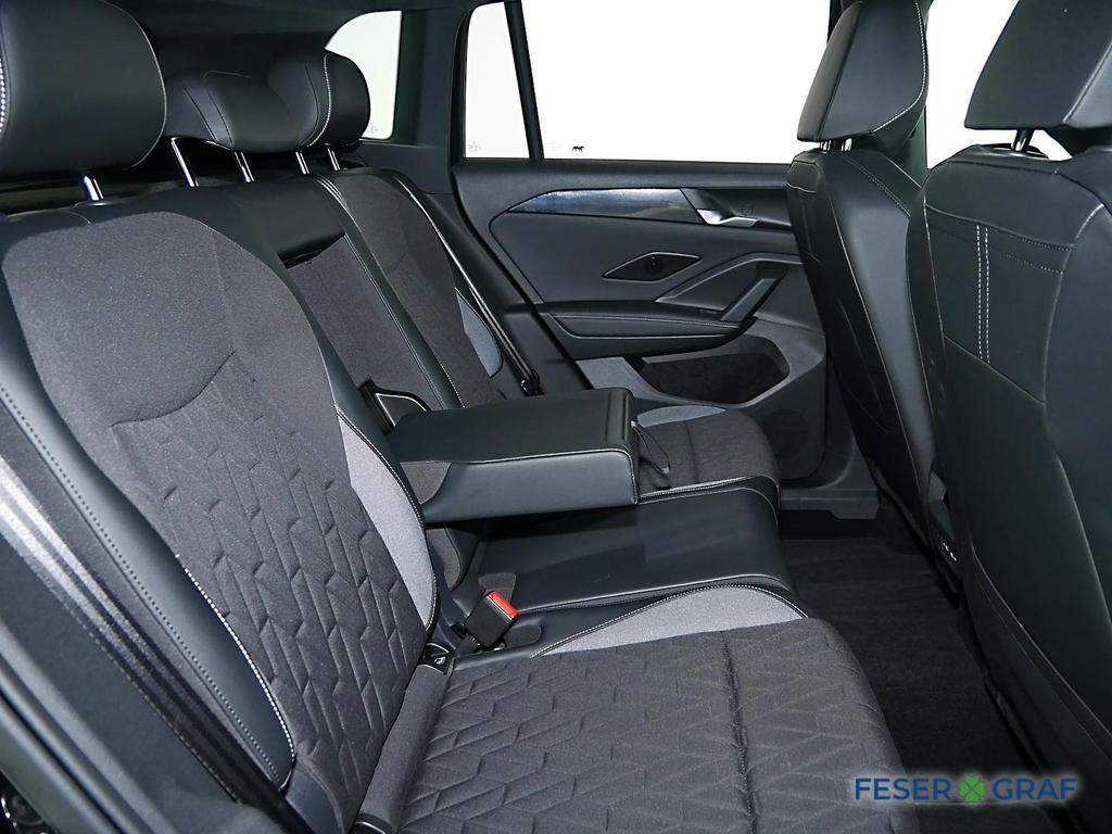 Volkswagen Tiguan 2025 г. Чёрный, пробег 26750 км