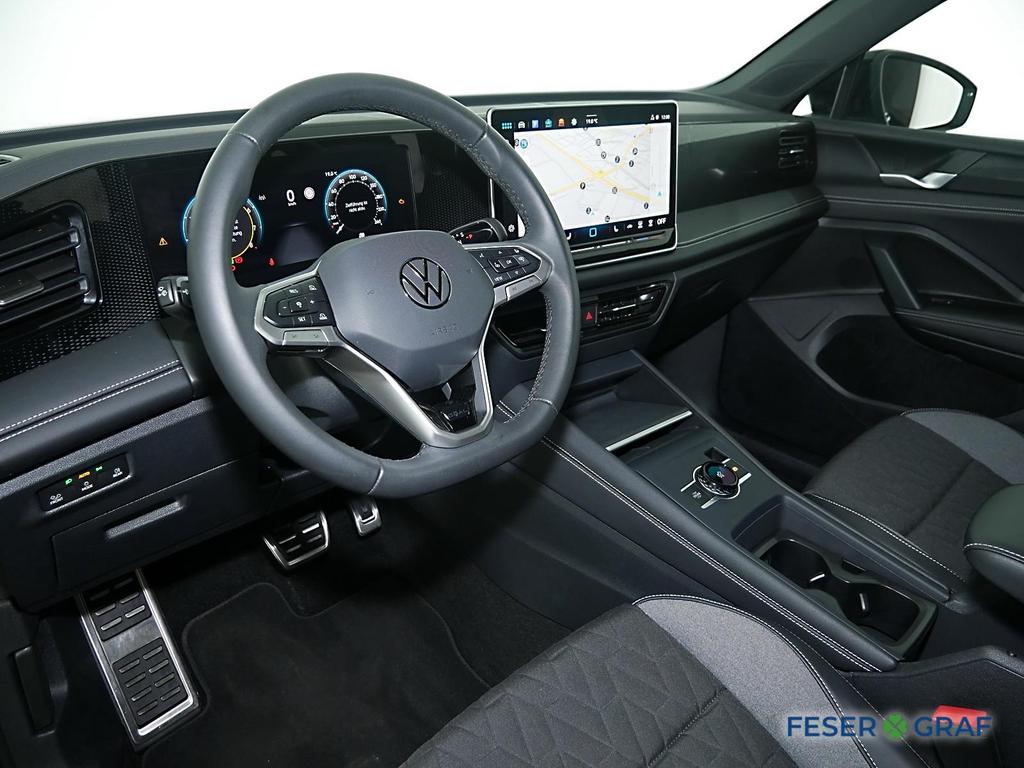 Volkswagen Tiguan 2025 г. Чёрный, пробег 26750 км
