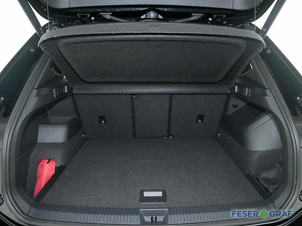 Volkswagen Tiguan 2025 г. Чёрный, пробег 26750 км