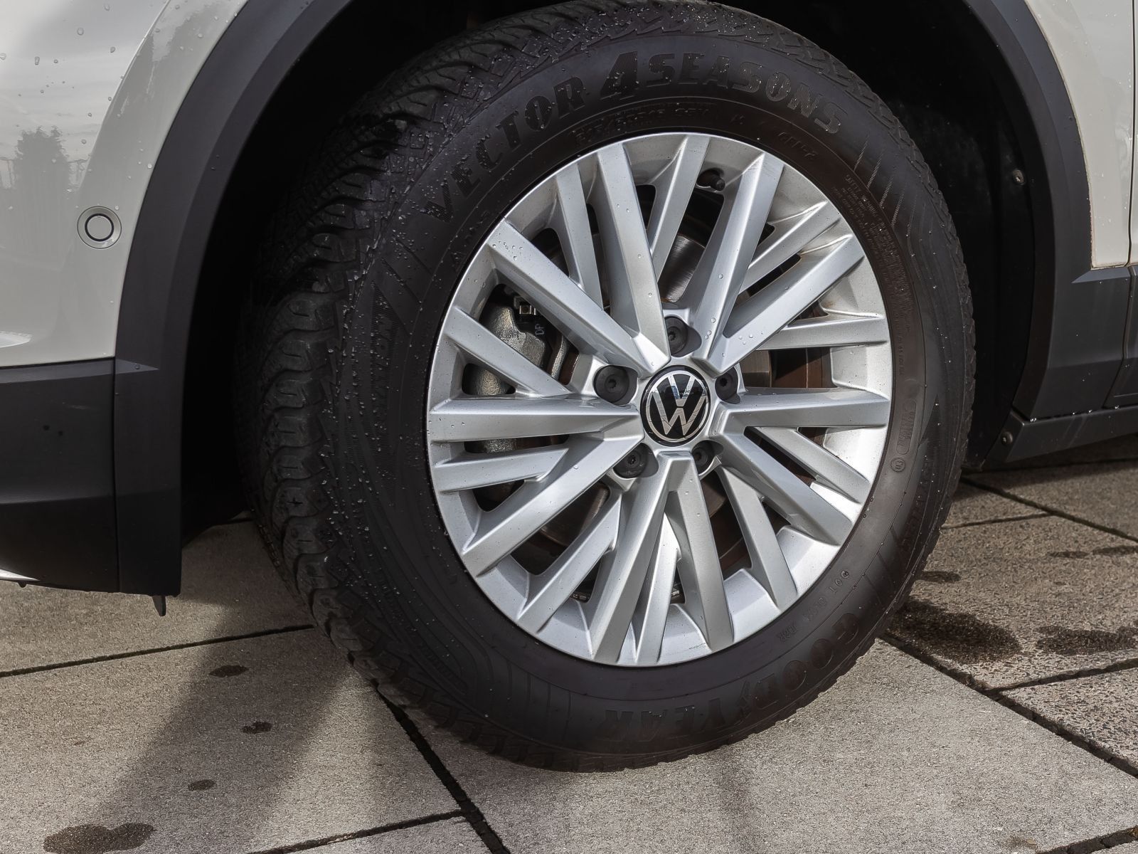 Volkswagen T-Roc 2022 г. Серый, пробег 39250 км
