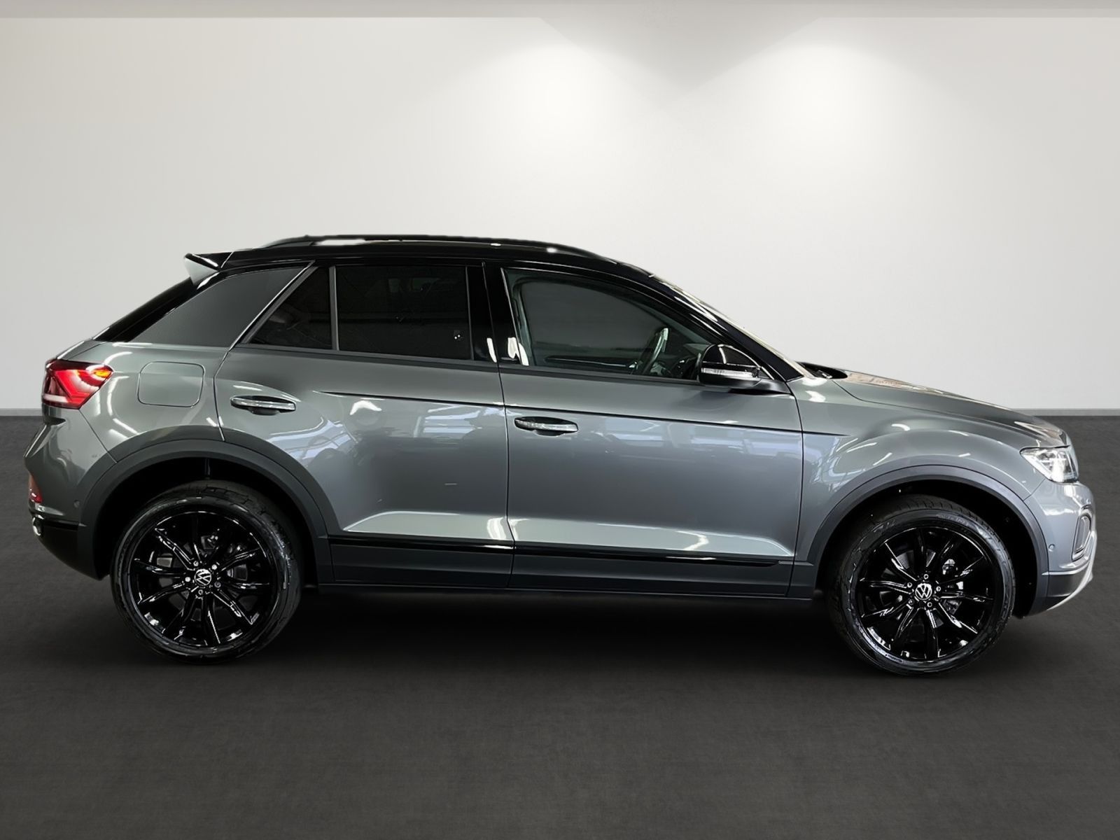 Volkswagen T-Roc 2022 г. Серый, пробег 40537 км