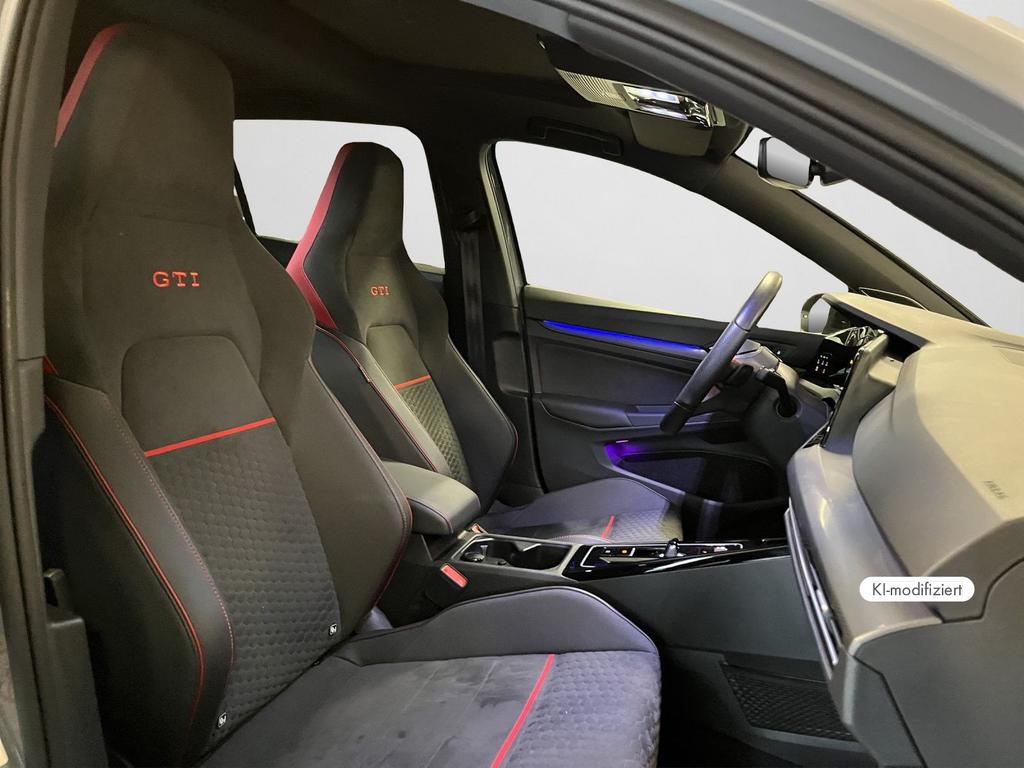 Volkswagen Golf 2023 г. Серый, пробег 26668 км