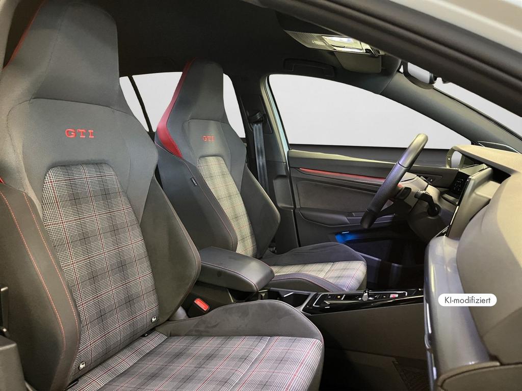 Volkswagen Golf 2023 г. Белый, пробег 35511 км