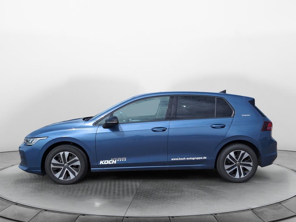 Volkswagen Golf 2025 г. Синий, пробег 15000 км