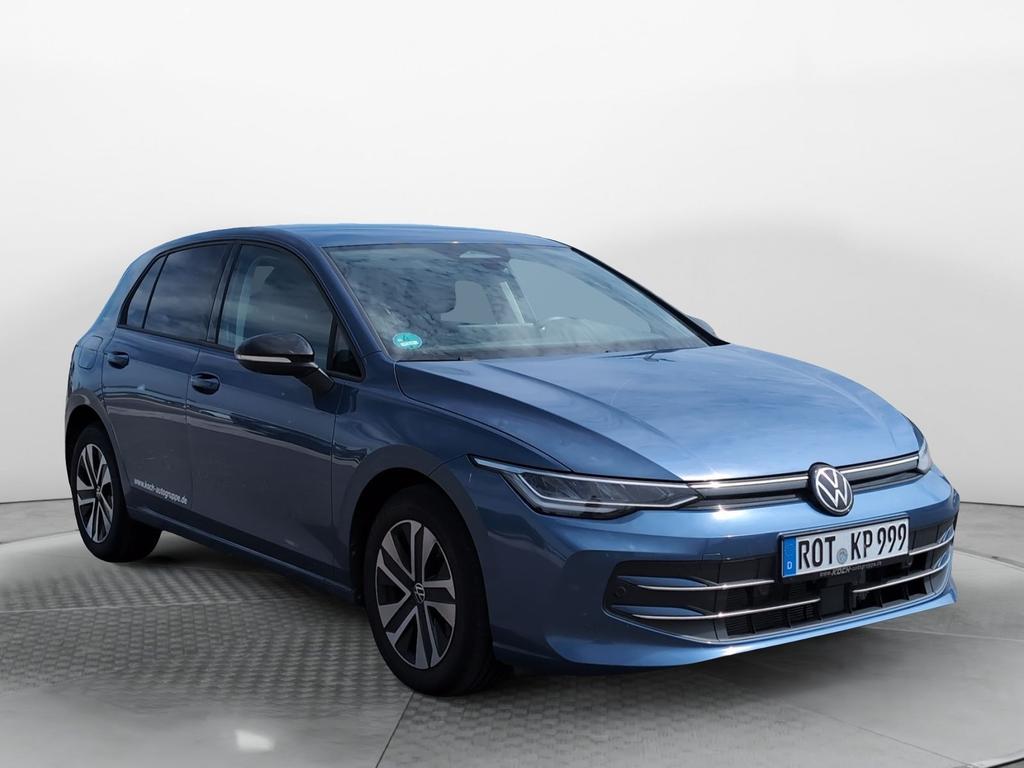 Volkswagen Golf 2025 г. Синий, пробег 15000 км