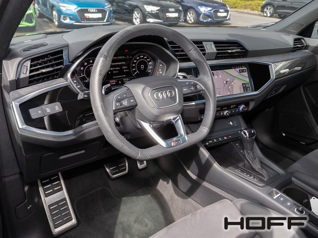 Audi RSQ3 2023 г. Чёрный, пробег 33000 км