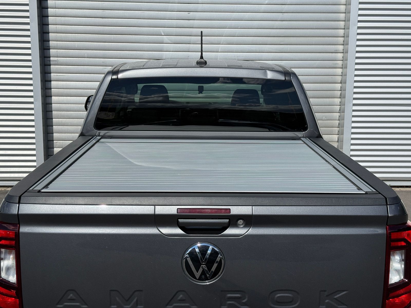 Volkswagen Amarok 2024 г. Серый, пробег 34354 км