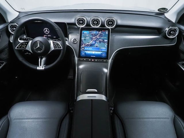 Mercedes-Benz GLC 200 2025 г. Серебристый, пробег 12400 км
