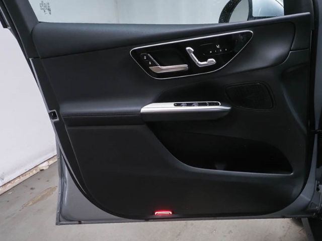 Mercedes-Benz GLC 200 2025 г. Серебристый, пробег 12400 км