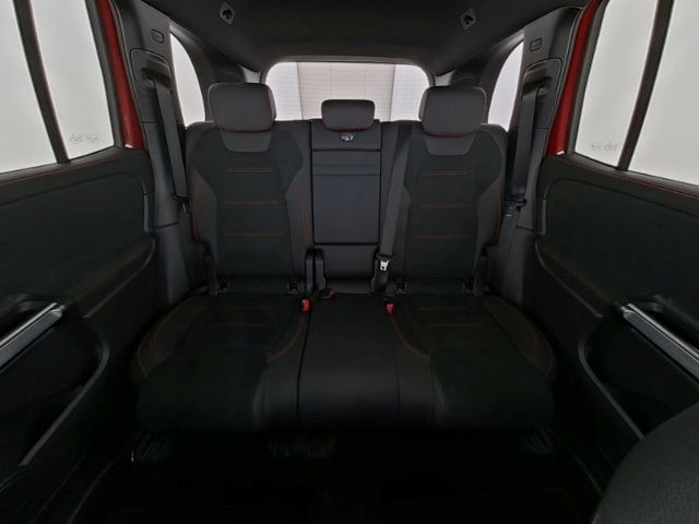 Mercedes-Benz GLB 220 2025 г. Красный, пробег 22000 км