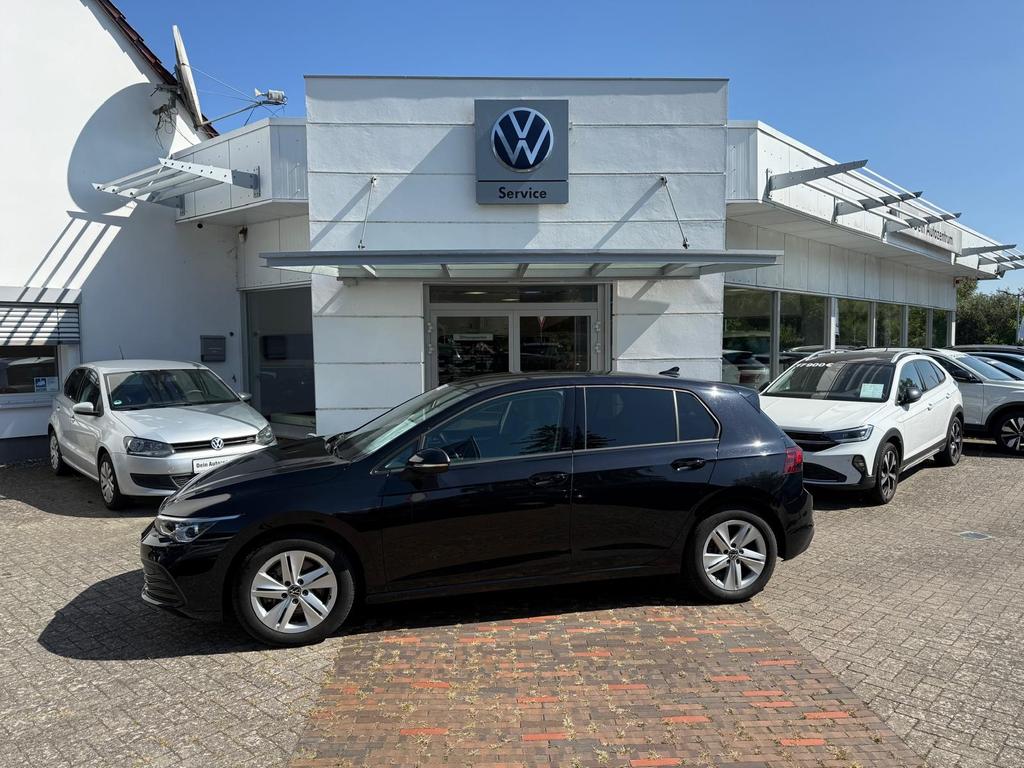 Volkswagen Golf 2023 г. Чёрный, пробег 38049 км