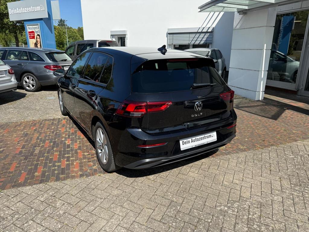 Volkswagen Golf 2023 г. Чёрный, пробег 38049 км