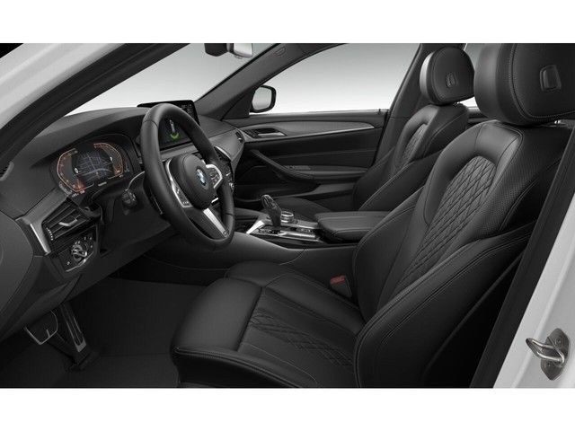 BMW 530 2023 г. Белый, пробег 36889 км