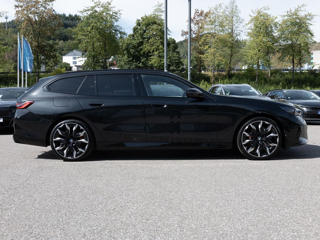 BMW 520 2026 г. Чёрный, пробег 6640 км