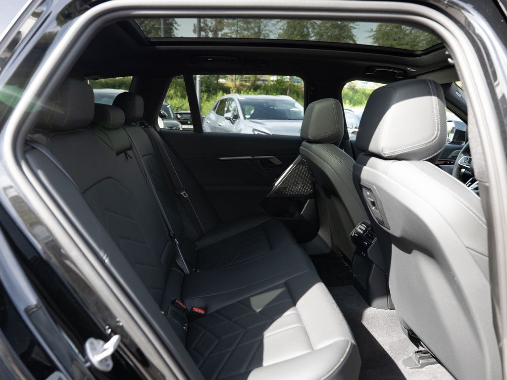 BMW 520 2026 г. Чёрный, пробег 8100 км