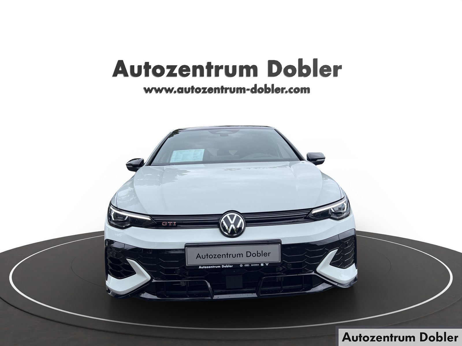 Volkswagen Golf 2025 г. Белый, пробег 10200 км