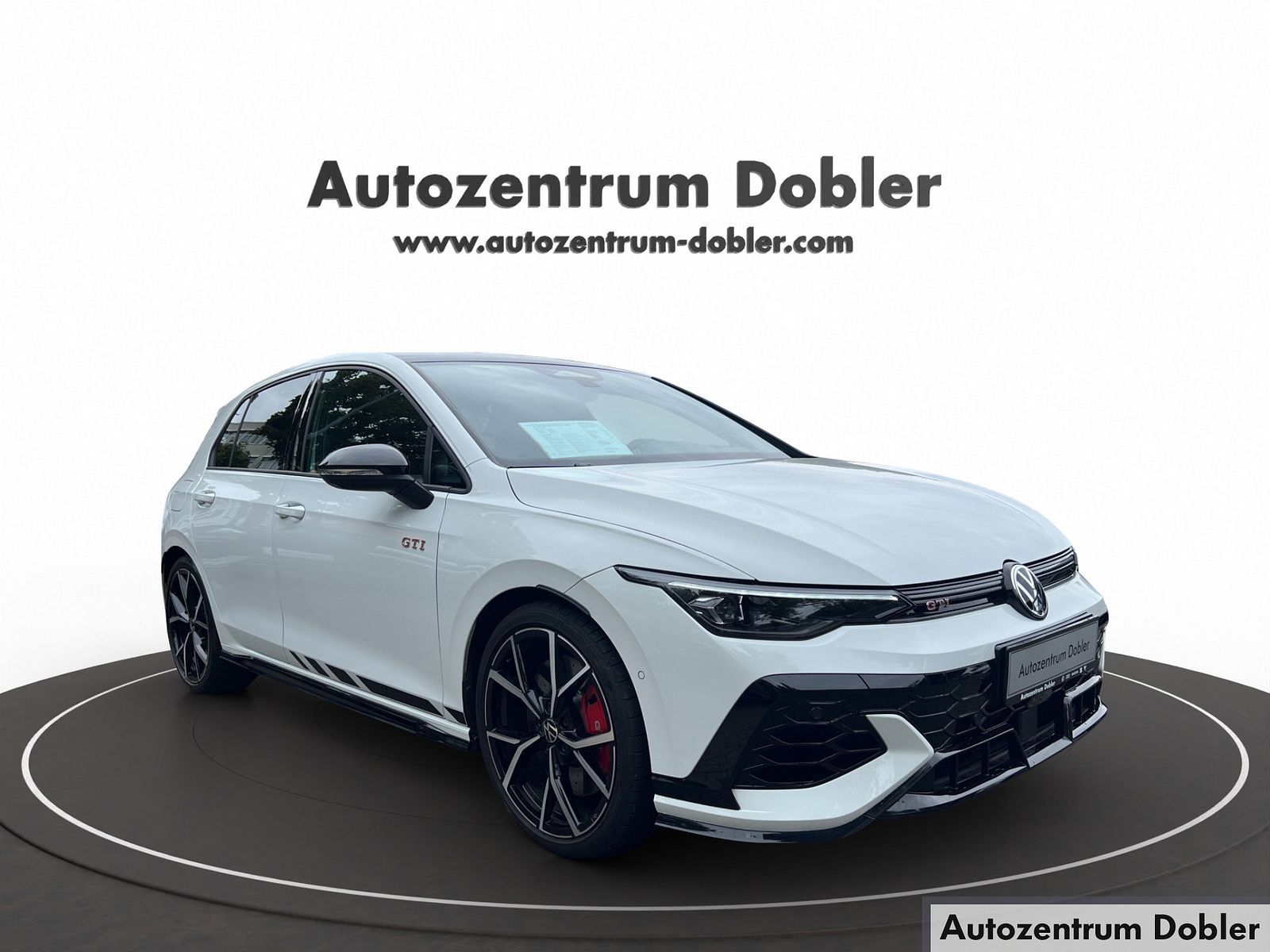 Volkswagen Golf 2025 г. Белый, пробег 10200 км
