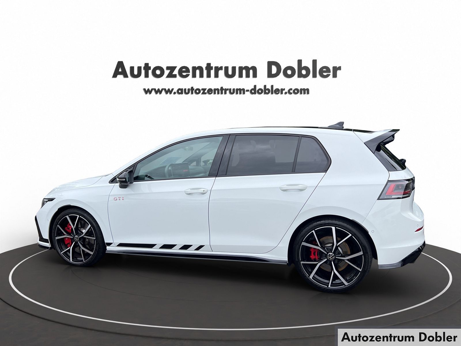 Volkswagen Golf 2025 г. Белый, пробег 10200 км