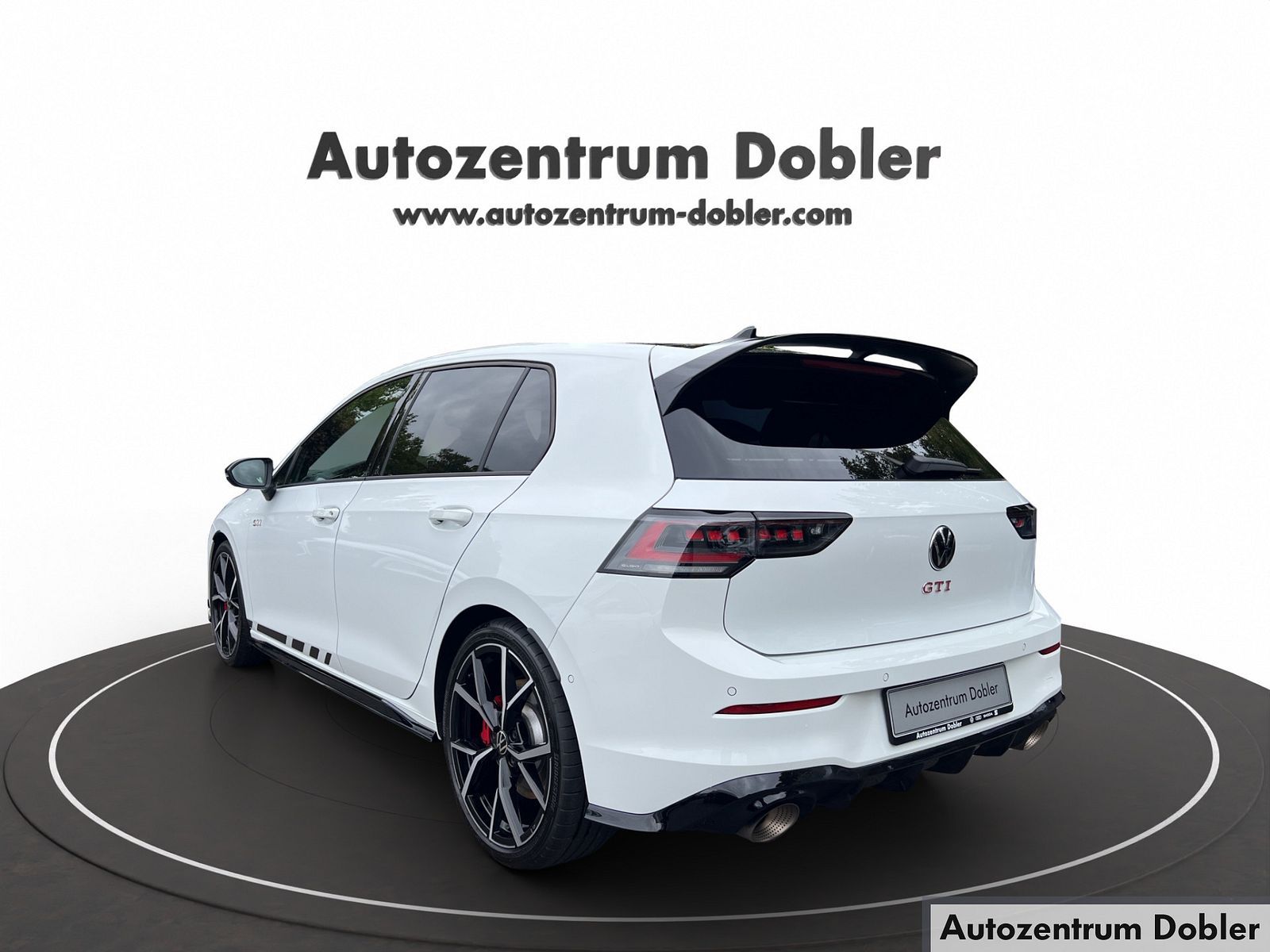 Volkswagen Golf 2025 г. Белый, пробег 10200 км
