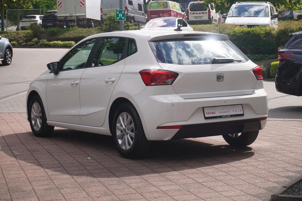 SEAT Ibiza 2023 г. Белый, пробег 54118 км