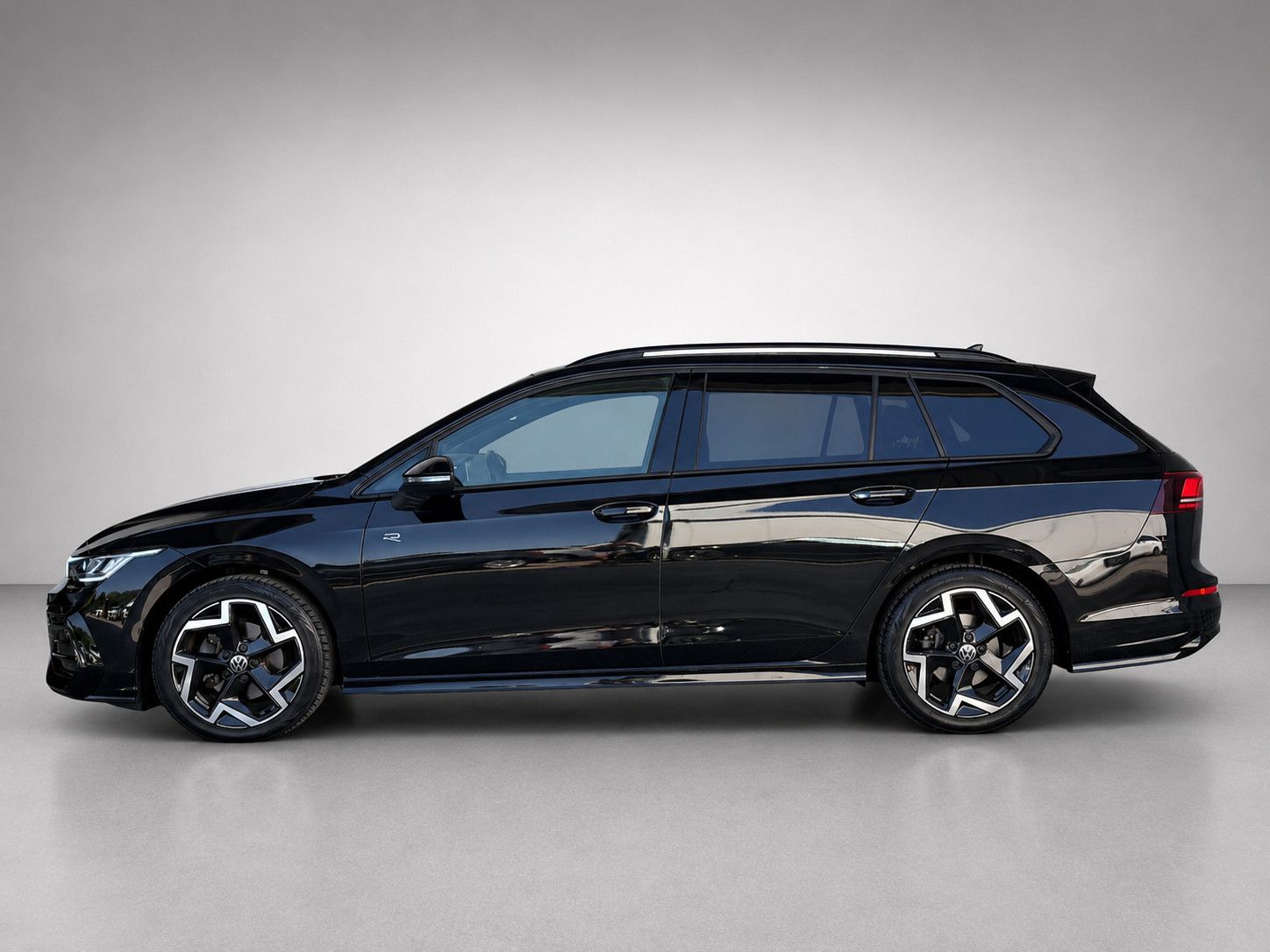 Volkswagen Golf 2025 г. Чёрный, пробег 44694 км