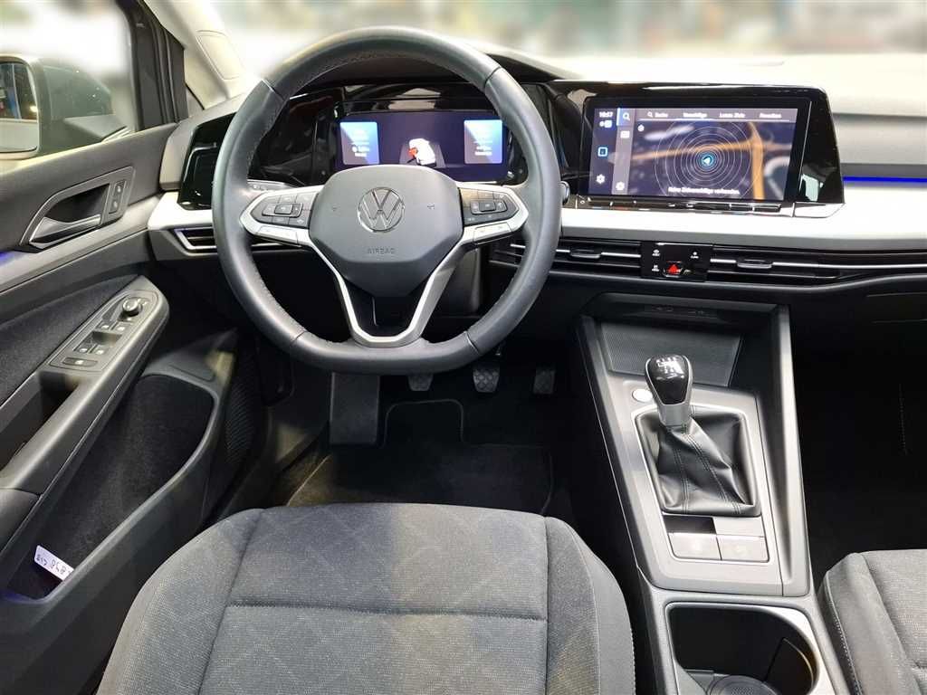 Volkswagen Golf 2024 г. Серый, пробег 8975 км