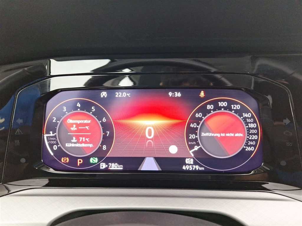 Volkswagen Golf 2024 г. Чёрный, пробег 49577 км