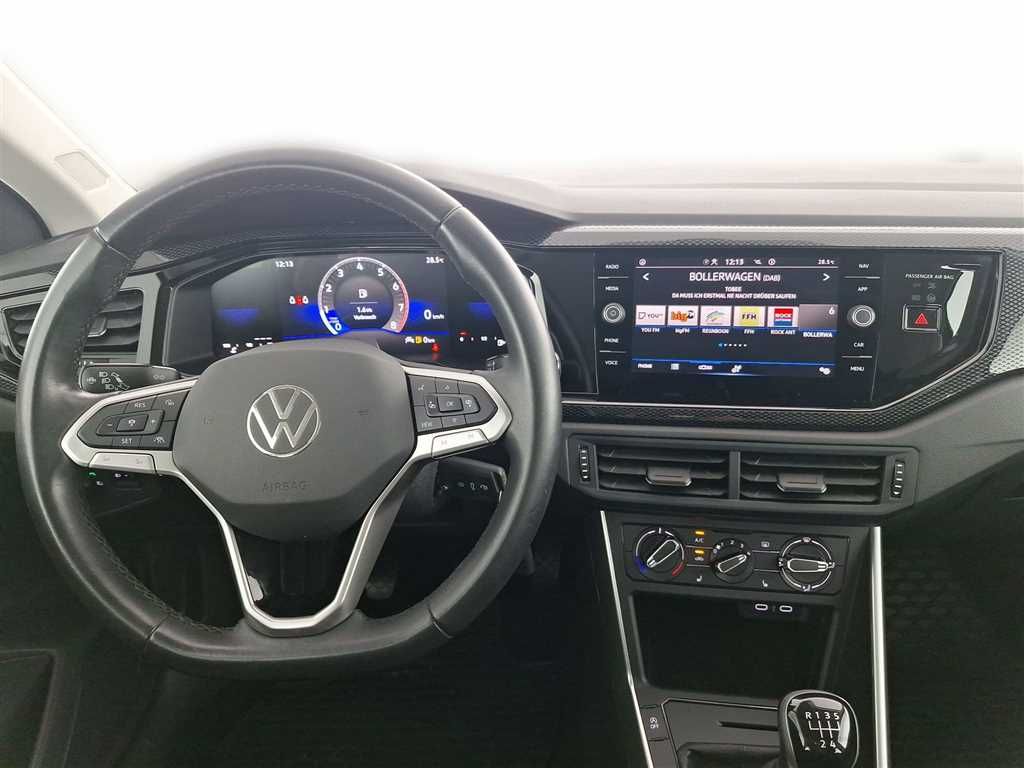 Volkswagen Polo 2023 г. Серый, пробег 18170 км