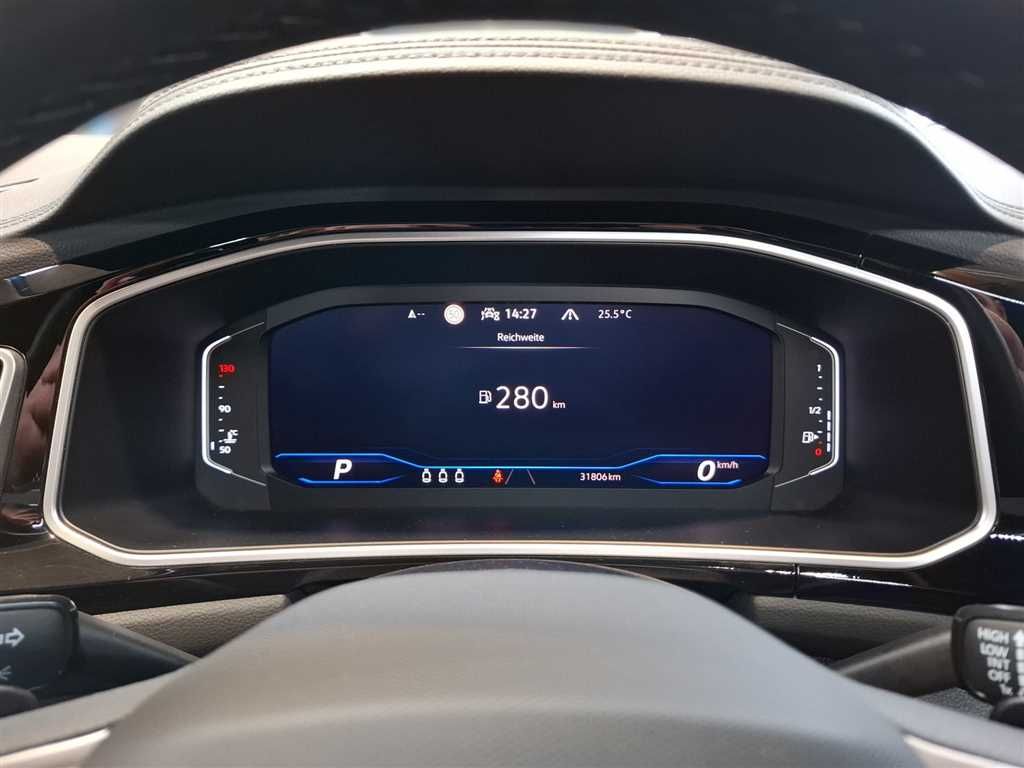 Volkswagen T-Roc 2024 г. Серый, пробег 31805 км