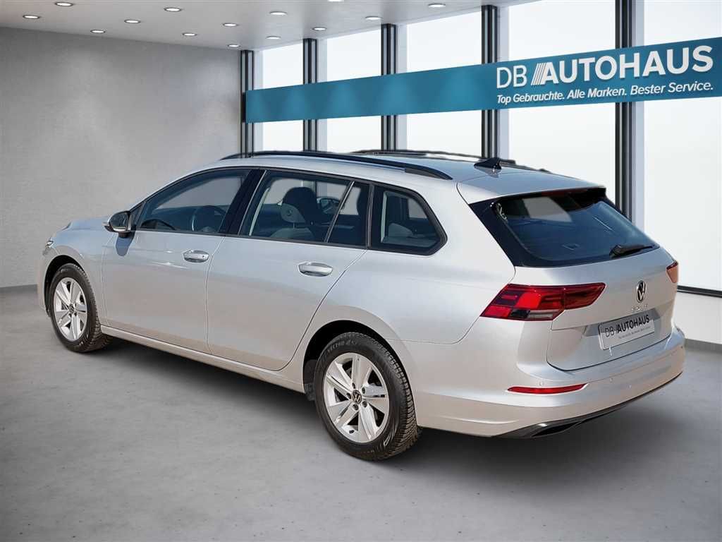 Volkswagen Golf 2023 г. Серебристый, пробег 24931 км