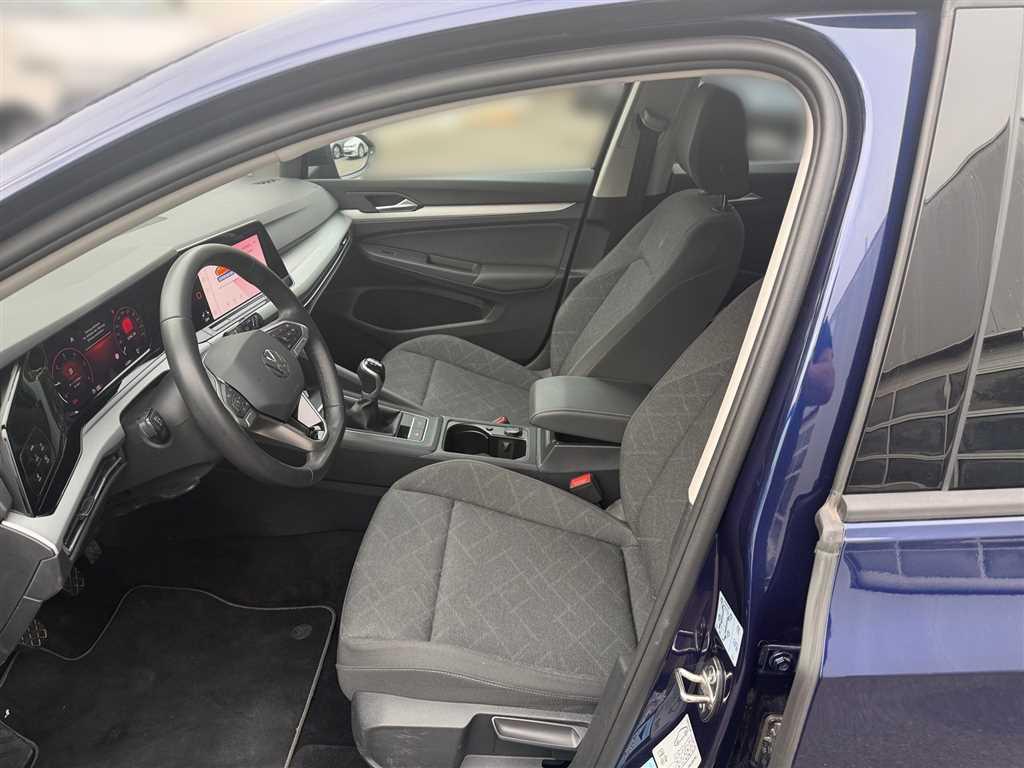 Volkswagen Golf 2024 г. Синий, пробег 32882 км
