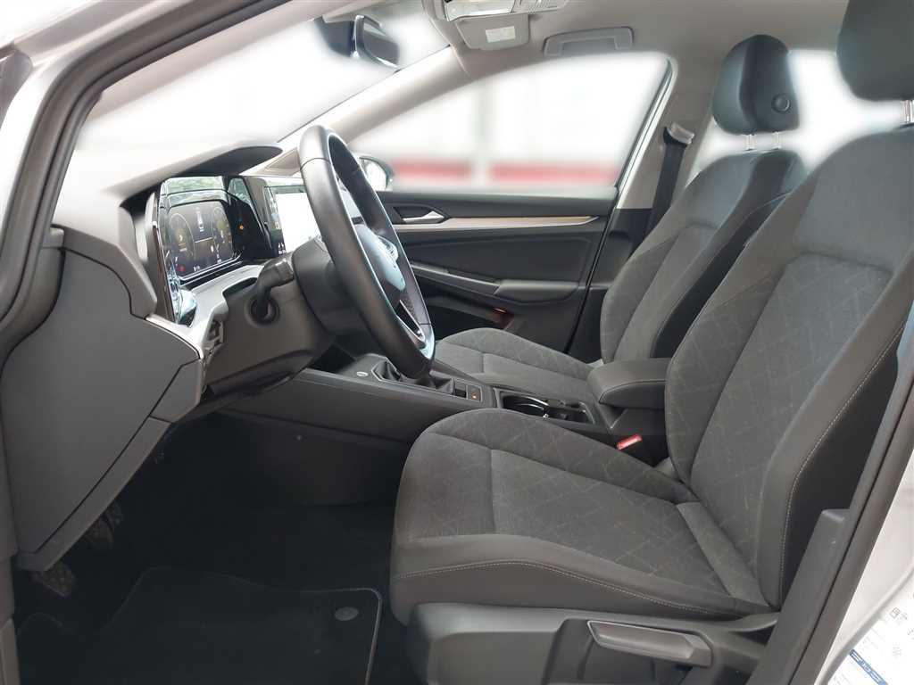Volkswagen Golf 2024 г. Серебристый, пробег 46675 км