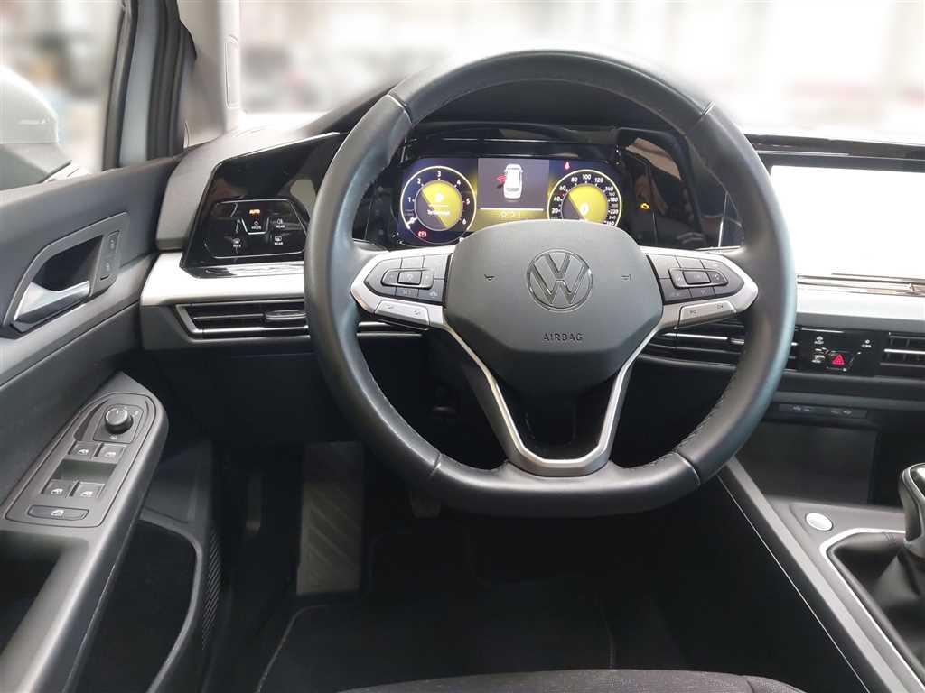 Volkswagen Golf 2024 г. Серебристый, пробег 46675 км