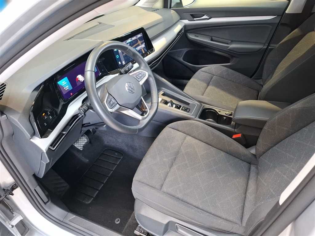 Volkswagen Golf 2024 г. Серебристый, пробег 21681 км