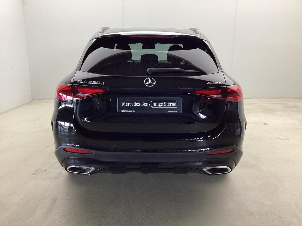 Mercedes-Benz GLC 220 2025 г. Чёрный, пробег 21368 км