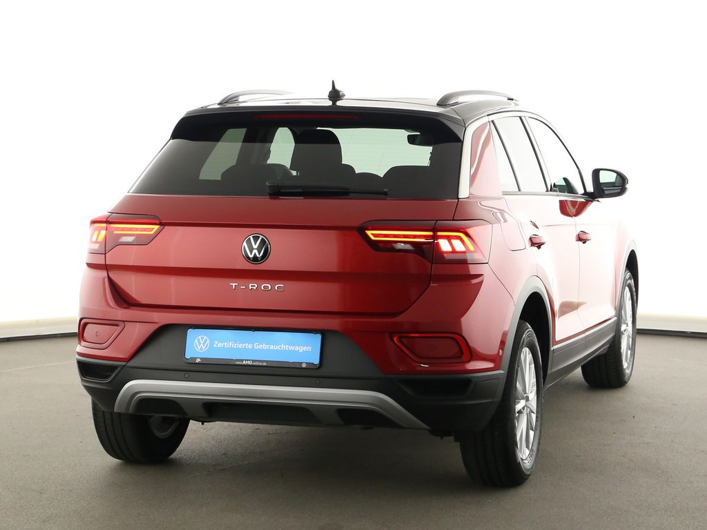 Volkswagen T-Roc 2023 г. Красный, пробег 30108 км