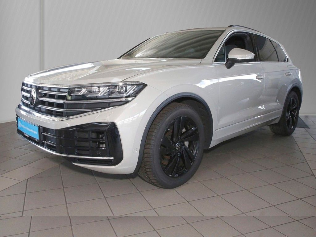 Volkswagen Touareg 2024 г. Бежевый, пробег 19970 км