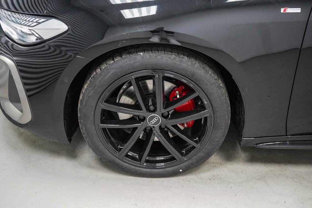 Audi A5 2024 г. Чёрный, пробег 27000 км