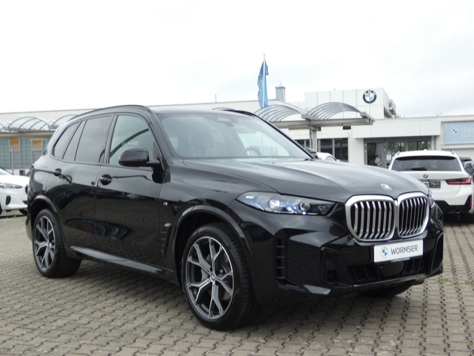 BMW X5 2024 г. Чёрный, пробег 29709 км